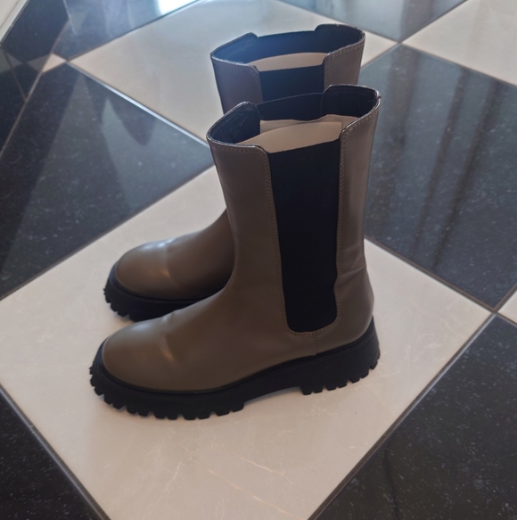 Zara Lug Sole Leather Ankle Boots - Picture 9 of 10